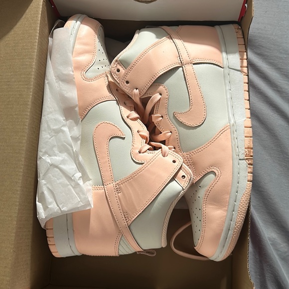 Nike Shoes - Women’s Nike dunks